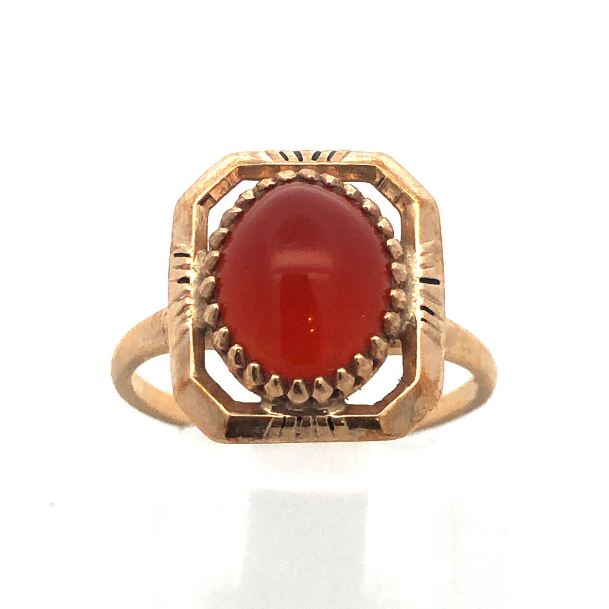 Vintage Designer 10K Yellow Gold Oval Red Carnelian Cabochon Ring