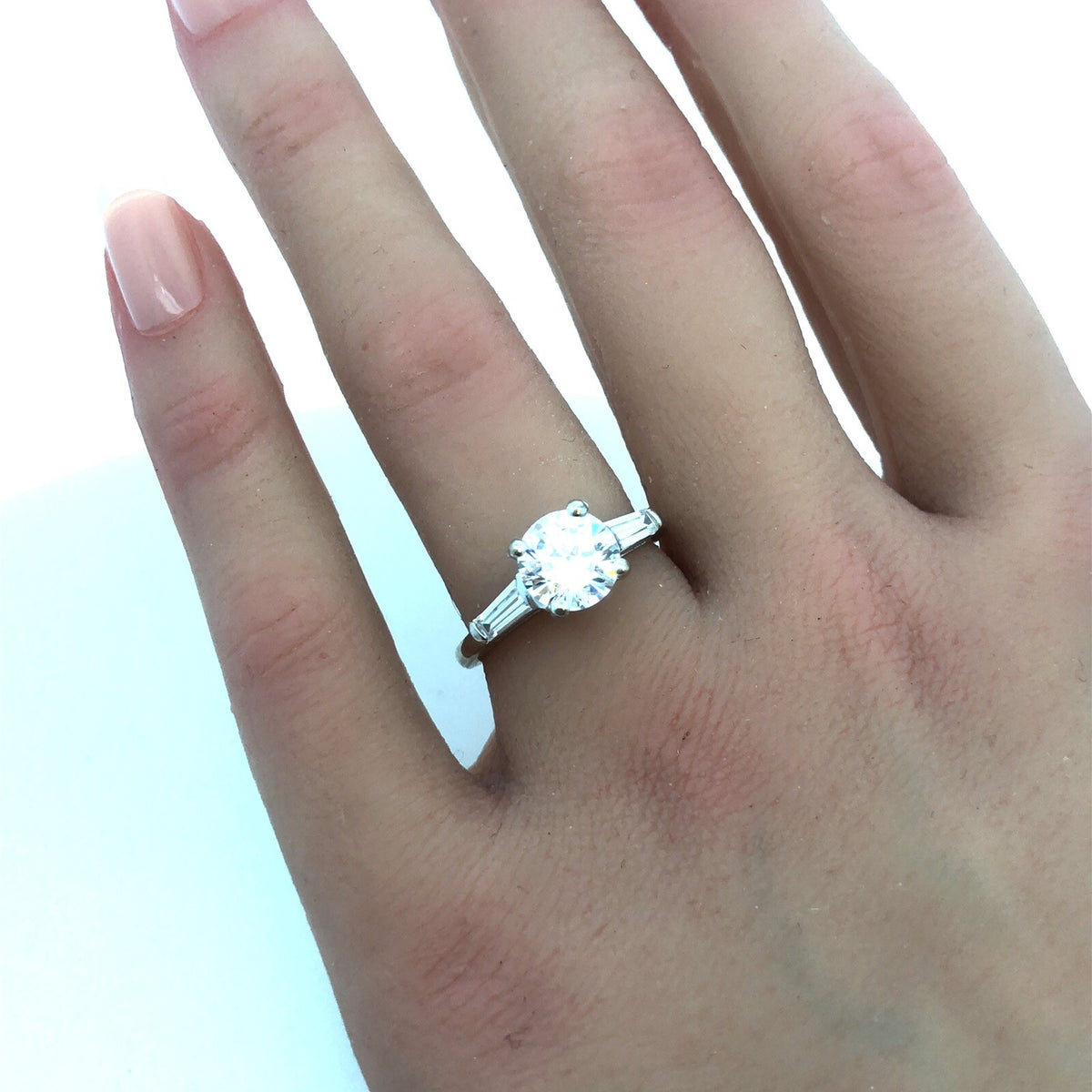 Stunning 14K White Gold Cubic Zirconia CZ Solitaire W/Accents  Engagement Ring