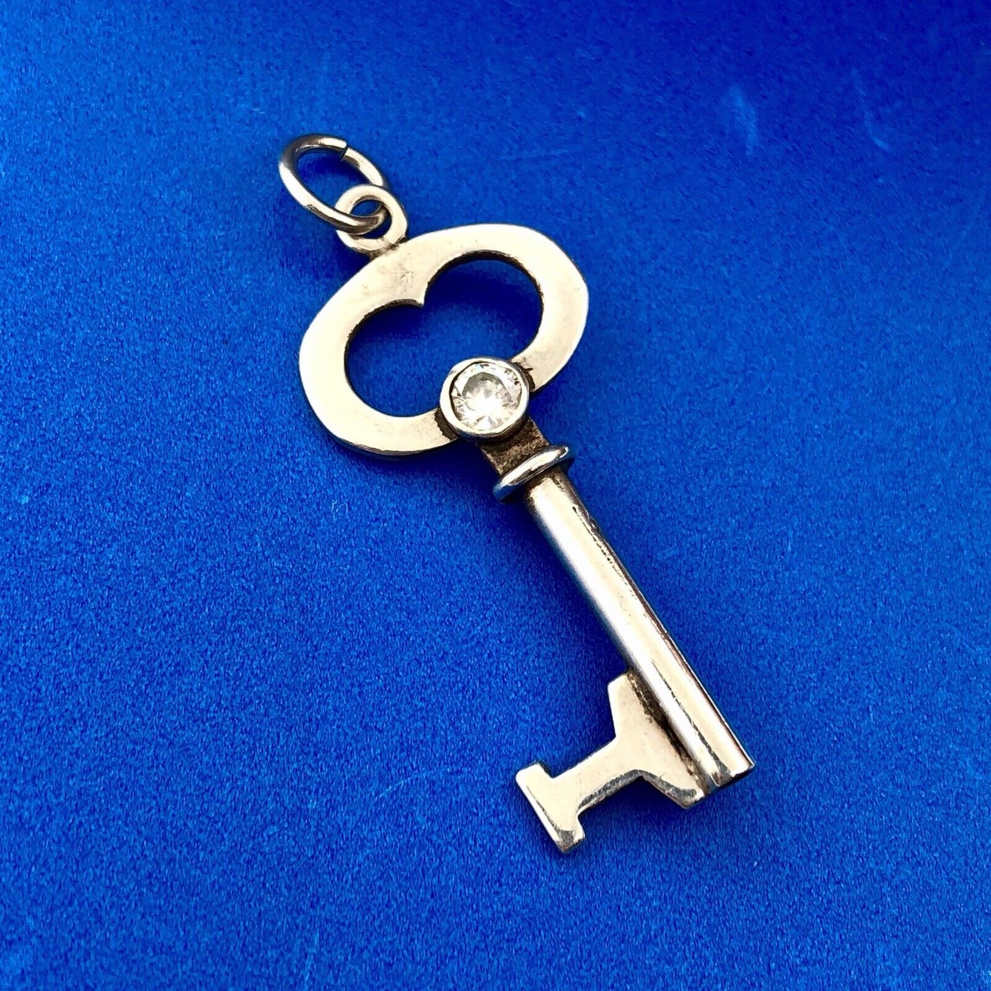 Retro 925 Sterling Silver Cubic Zirconia CZ Key To My Heart Pendant