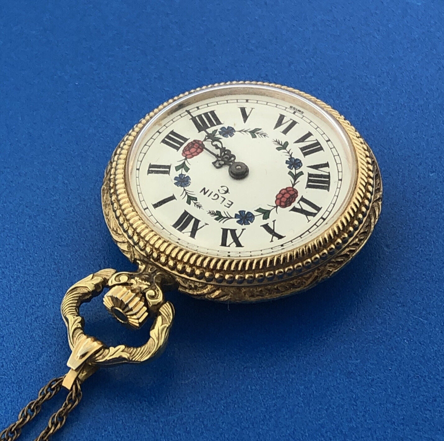 Elgin Gold Tone Ornate 17 Jewels Ladies Floral Pendant Watch With Chain Fob/Box