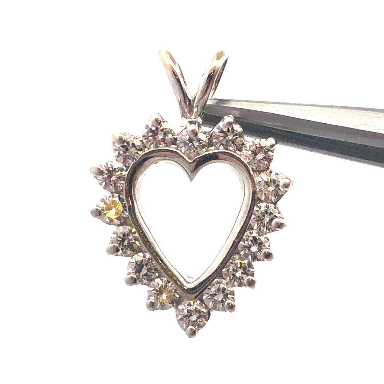 Gorgeous 14k White Gold Round Cut Diamond Heart Romantic Anniversary Pendant