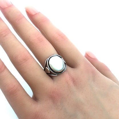 Vintage 925 Sterling Silver Oval Mother of Pearl Bezel Statement Ring