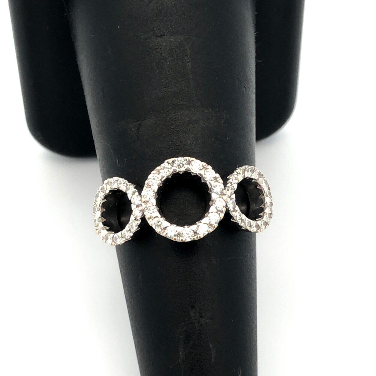 Roberto Coin 18K White Gold Pave Diamond Infinity Circle  Ring