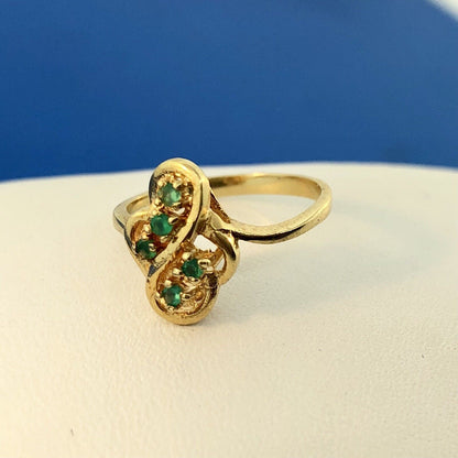 Estate 14K Yellow Gold Emerald Free Form Cluster May Anniversary Sweetheart Ring