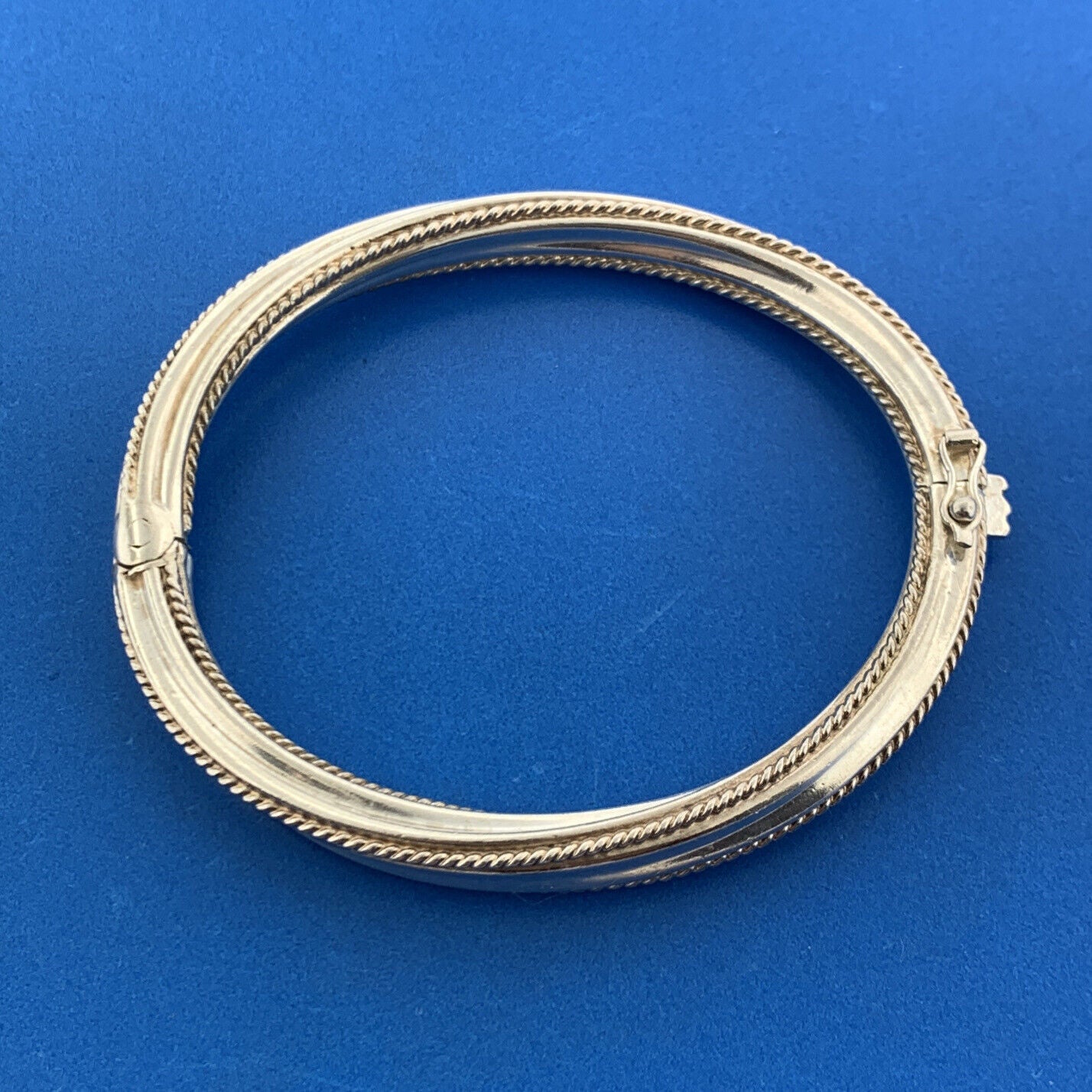 Stunning Sterling Silver 925 Twisted Metal 7" Hinged Cuff Bracelet