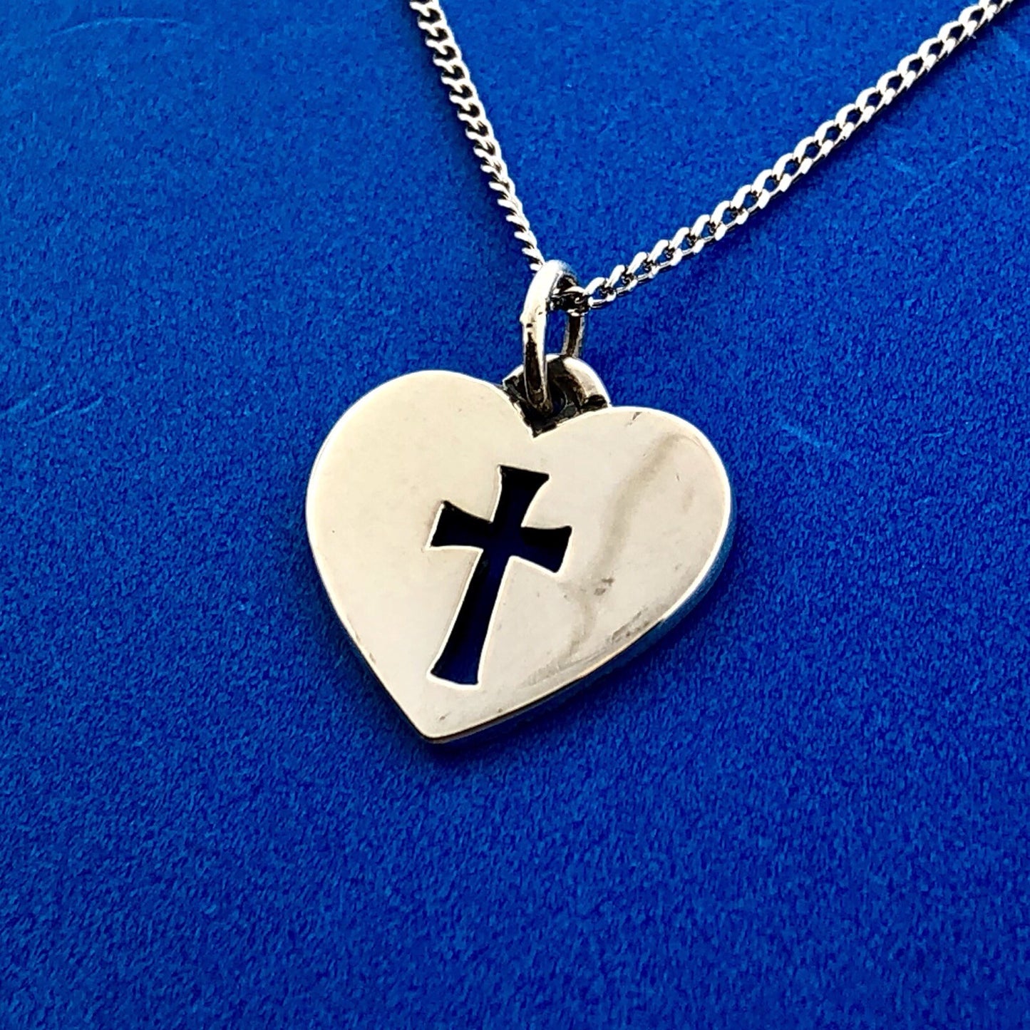 James Avery 925 Sterling Silver Crosslet Heart Religious Charm Pendant Necklace