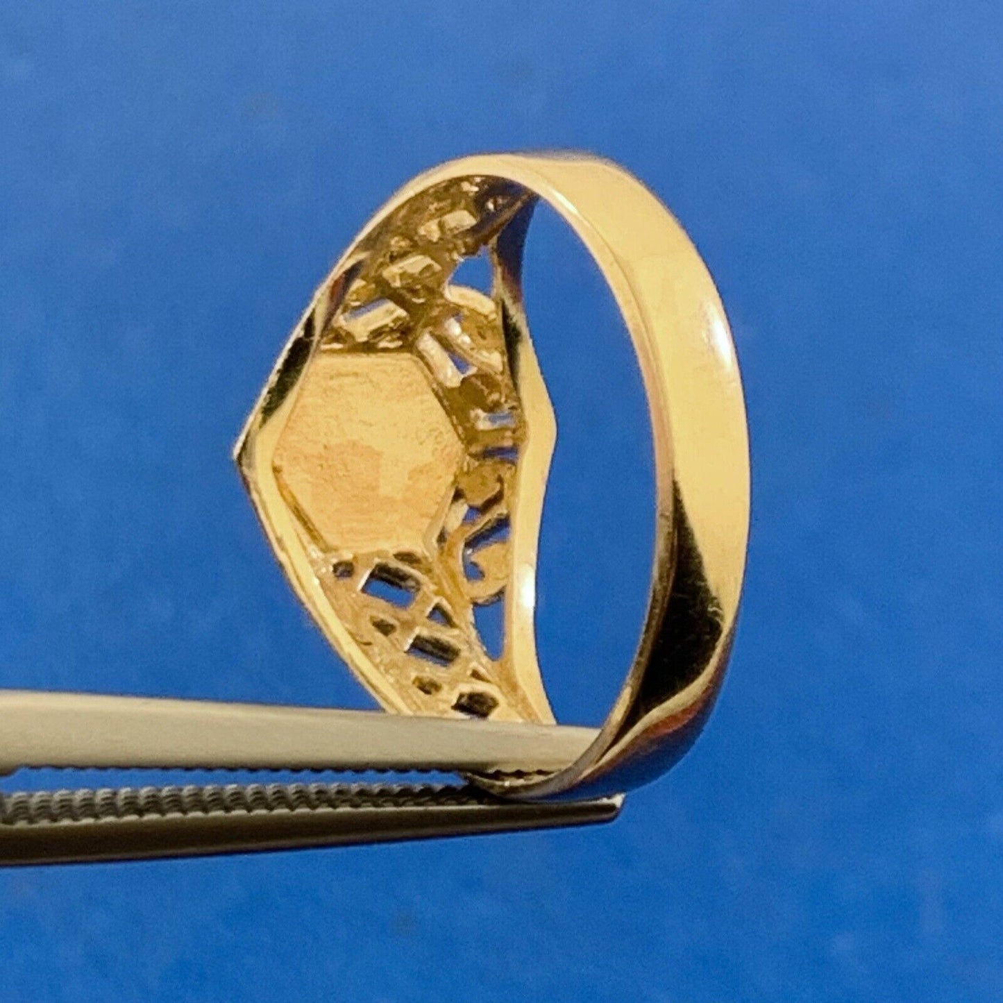 Engravable Hexagon Top 14KP Yellow Gold Filigree Detail Size 6.25 Ring