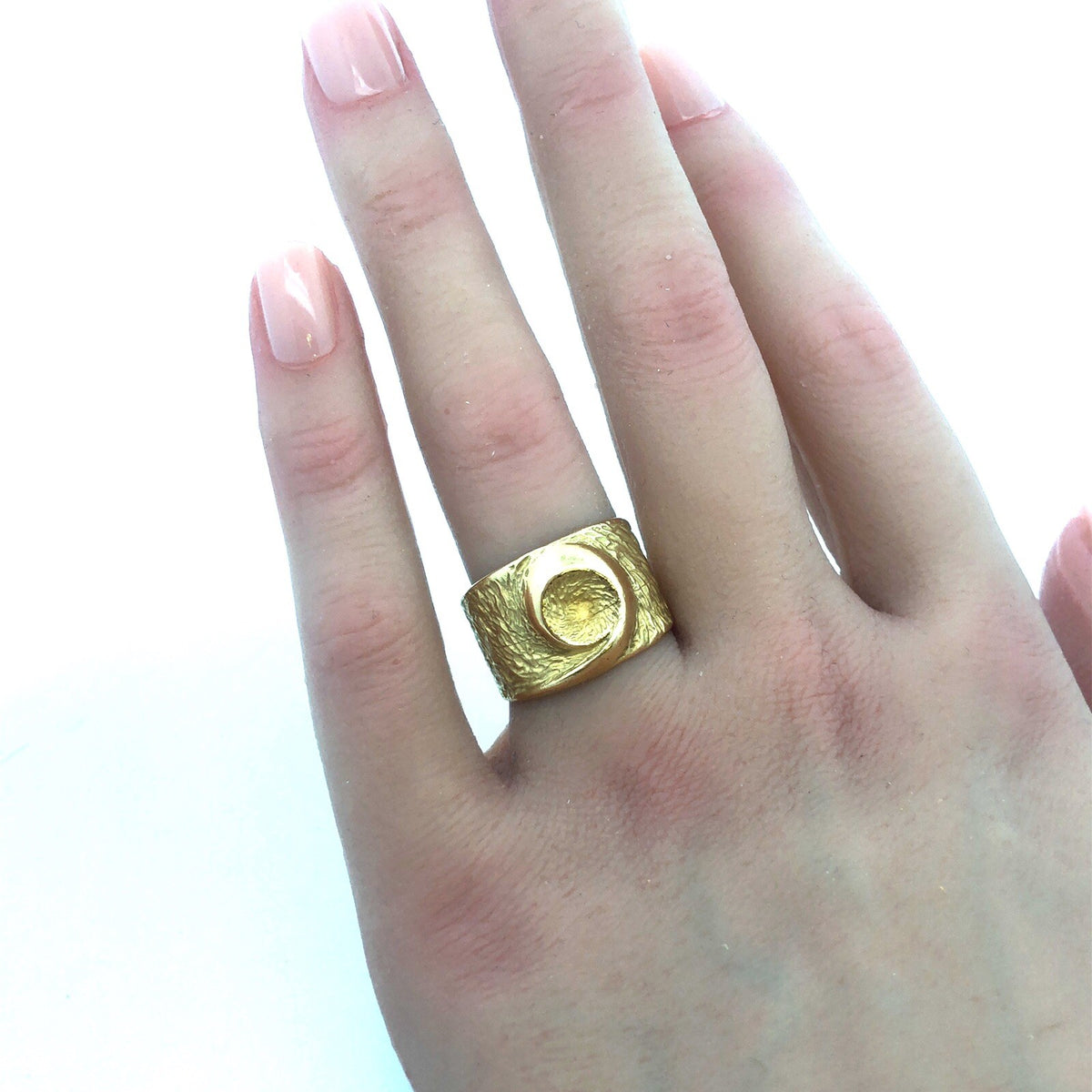 Designer Arabic 18K Yellow Gold Unisex 3D Bird's Eye Of The Storm Dramatic Ring