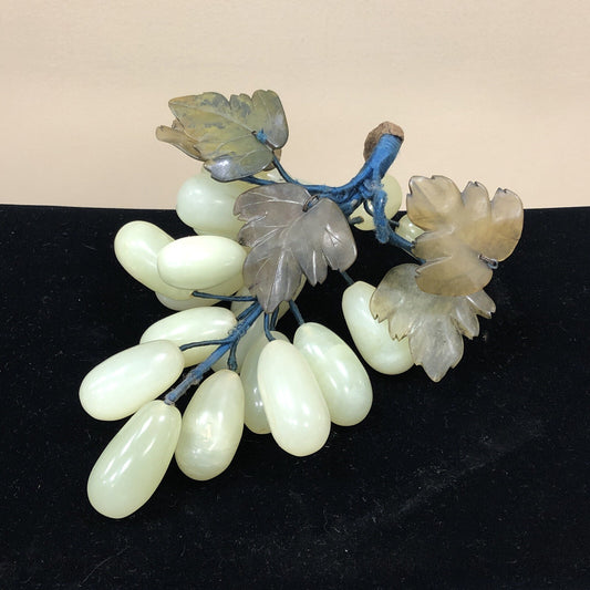 Vintage Green Jade Twenty Grape Carved Cluster Floral Fruit Decorative