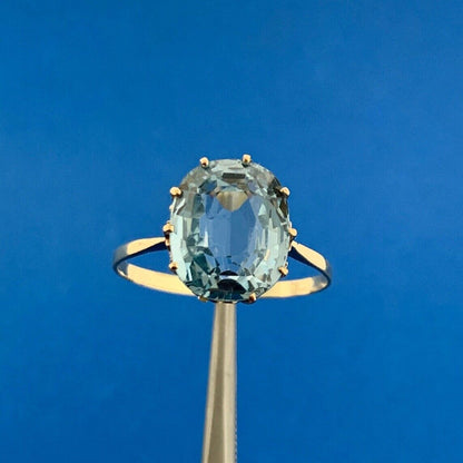 14K Yellow Gold Oval Blue Spinel Solitaire August Birthday Anniversary Ring