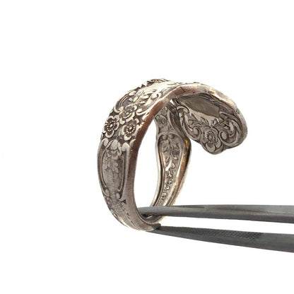Vintage Designer 925 Sterling Silver Buttercup Flower Detail Spoon Bypass Ring