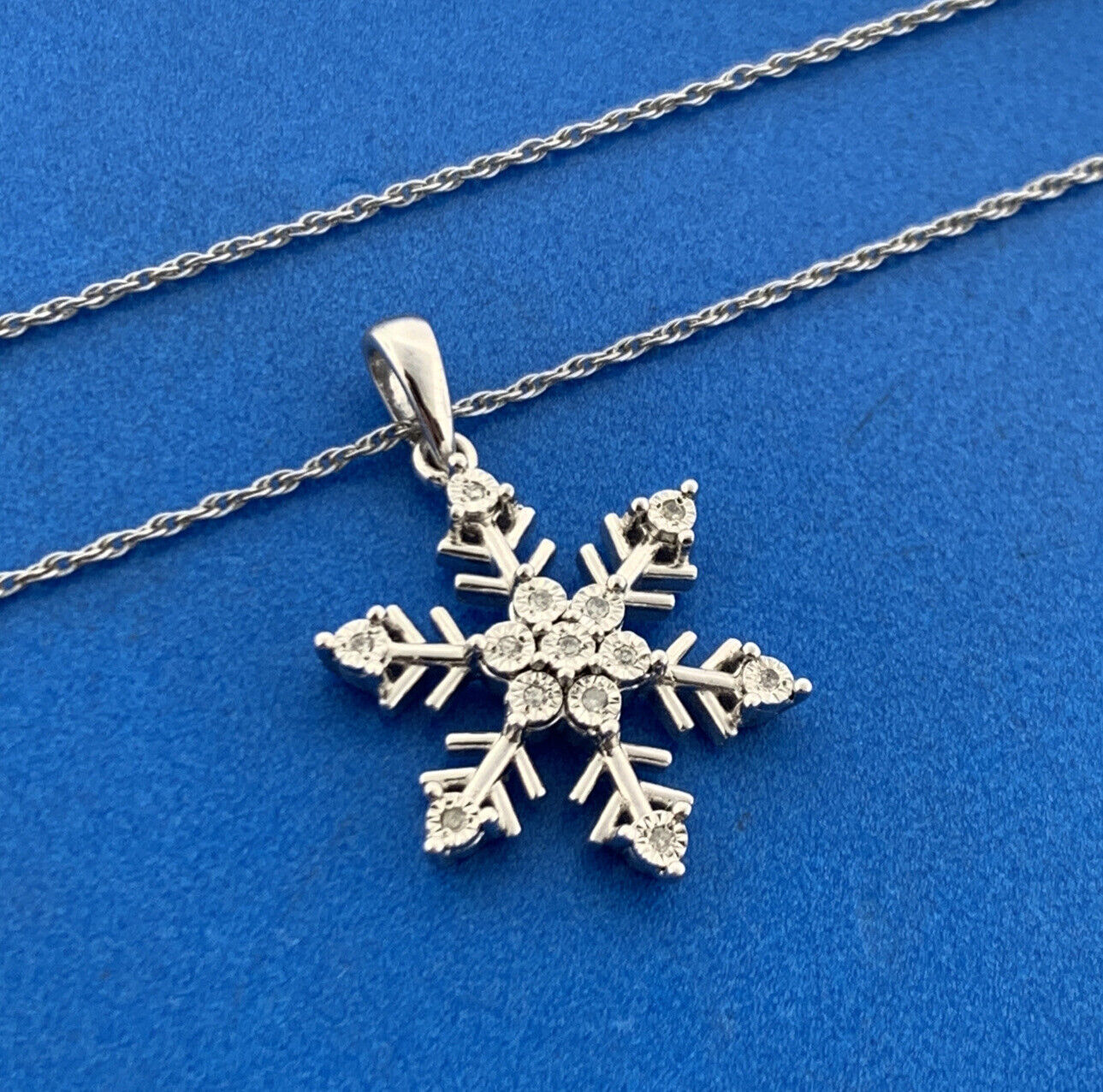 Desinger SUN 925 Sterling Silver Diamond Starburst Snowflake Pendant Necklace