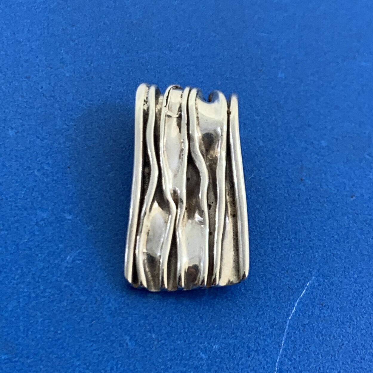 Designer 925 Sterling Silver Banner Ribbon Textured Modernist Pendant