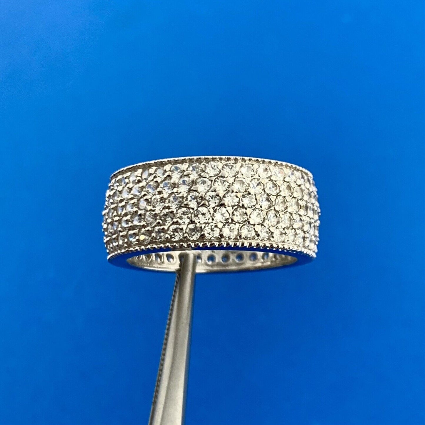 Gorgeous 18k White Gold Round Cut Sparkling CZ Infinity Band Ring Size 6.5