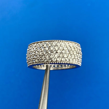 Gorgeous 18k White Gold Round Cut Sparkling CZ Infinity Band Ring Size 6.5