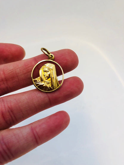 Designer 18K Yellow Gold Mother Mary Religious Communion Easter Disc Pendant