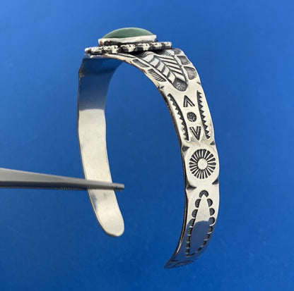 Native American Unsigned Sterling Silver Green Onyx Storyteller Cuff Bracelet