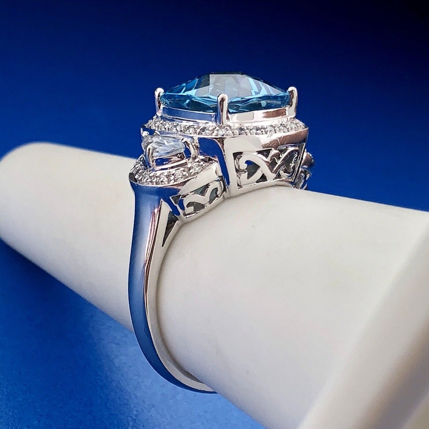 Stunning 14K White Gold Blue Topaz Diamond Aquamarine Accent Statement Ring