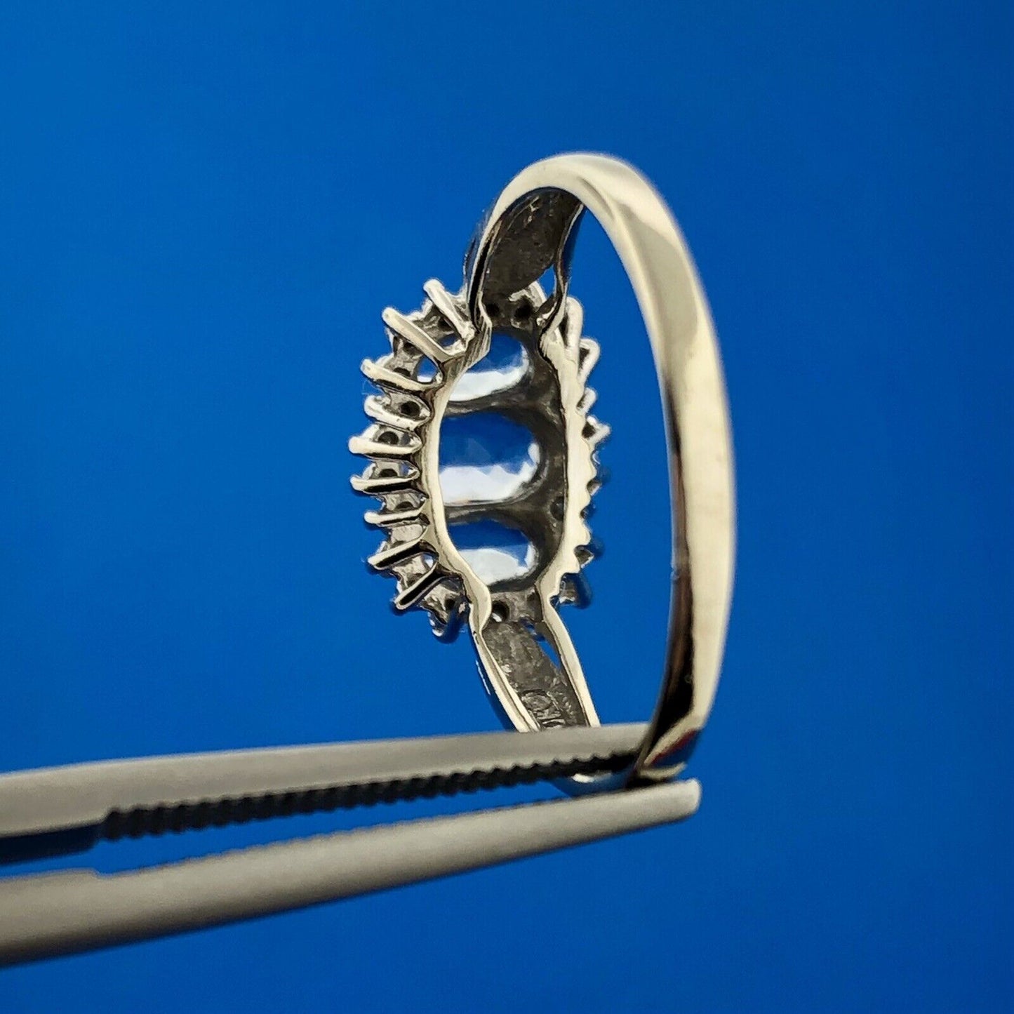 Gorgeous 10k White Gold Oval Cut Triple Tanzanite Diamond Accent Ring Size 7