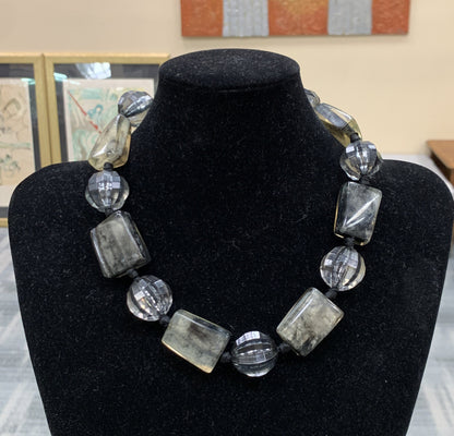 Vintage Silver Tone Shades Of Gray & Black Chunky Lucite Beaded Necklace