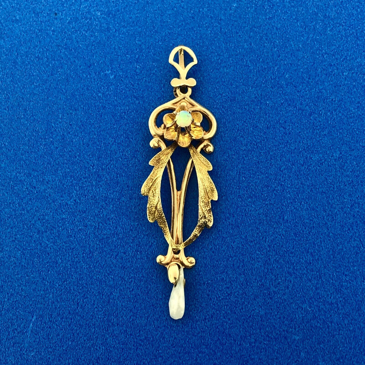 Gorgeous 10k Yellow Gold Cabochon White Opal Pearl Openwork Floral Pendant