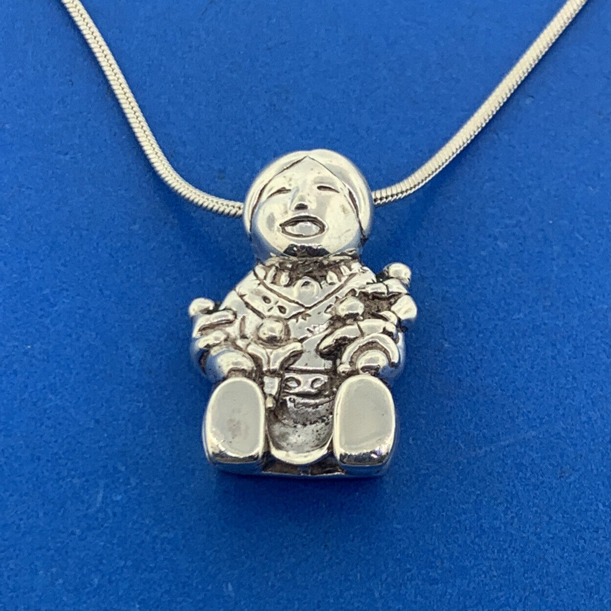 Vintage Native American 925 Sterling Silver Woman Children Storyteller Necklace