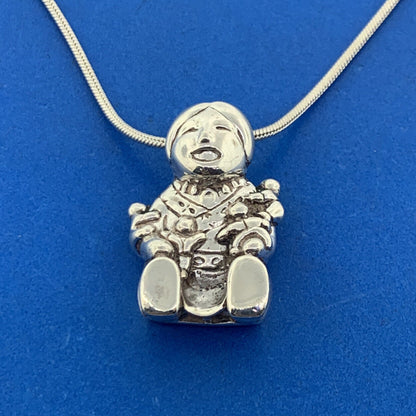 Vintage Native American 925 Sterling Silver Woman Children Storyteller Necklace