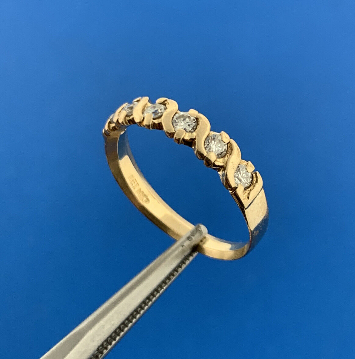 Designer 14k Yellow Gold Round Cut White Diamond Prong Band Ring Size 5.75