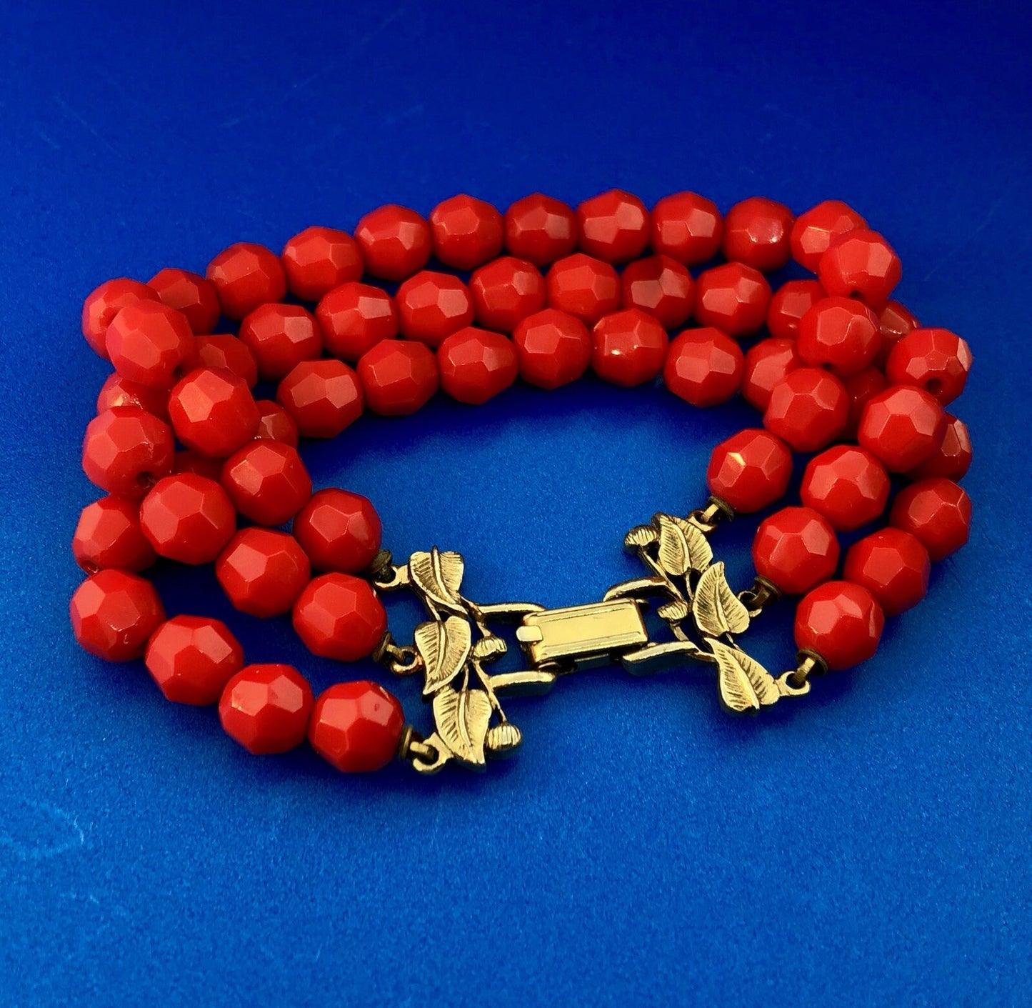 Vintage Gold Tone Red Jet Bead Three Strand Leaf Motif Link Bracelet