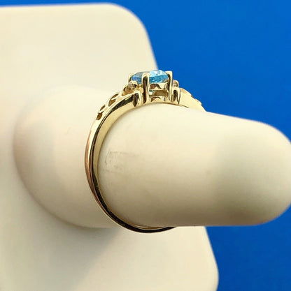 Vintage Plainville Stock Co PSCO 10K Yellow Gold Blue Topaz Diamond Ring