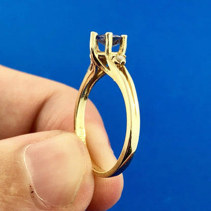 Vintage 14K Yellow Gold Oval Tanzanite Diamond Accent December Anniversary Ring