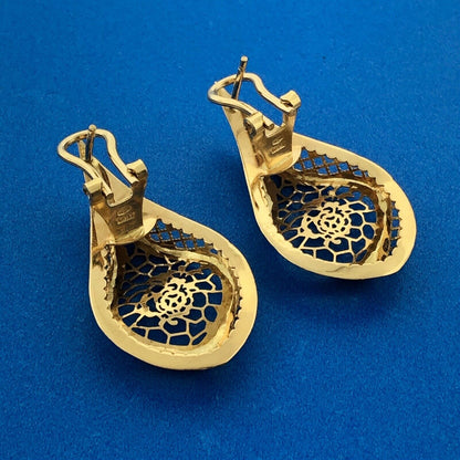 Gorgeous Italian 18k Yellow Gold Openwork Floral Concave Omega Back Earrings