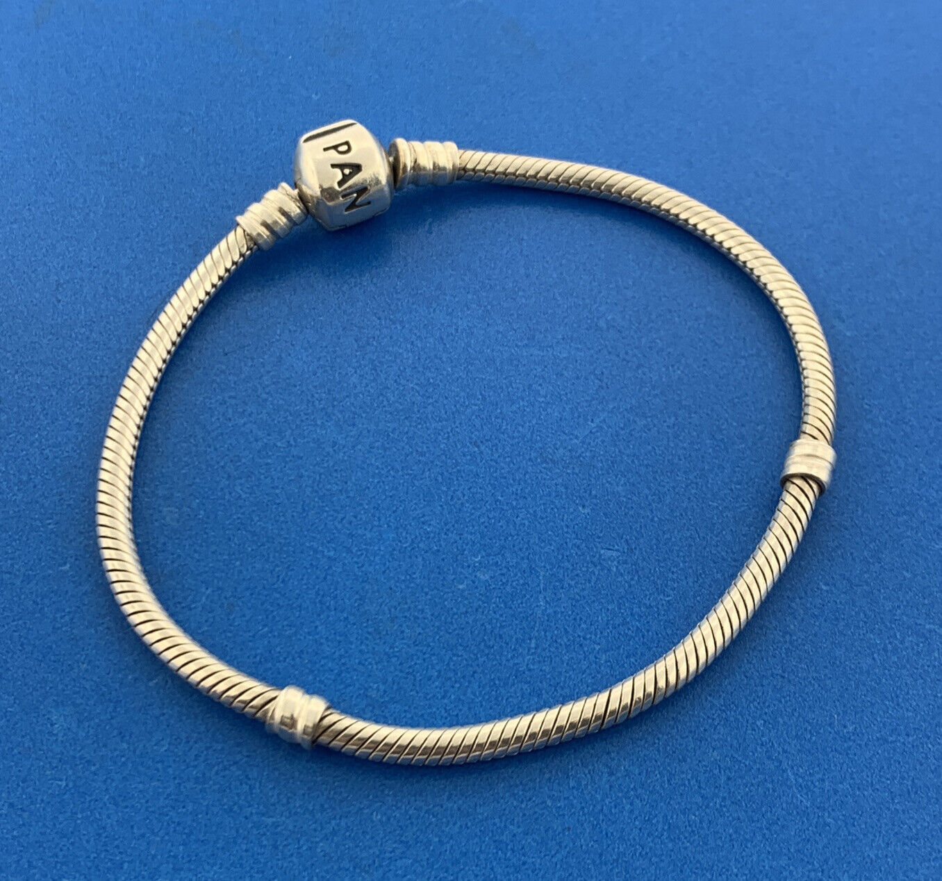 Authentic Pandora 925 Sterling Silver Signature Barrel Clasp Bracelet 590702