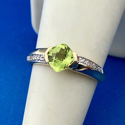 Gorgeous 14K Yellow Gold Peridot Diamond Accent August Anniversary Ring