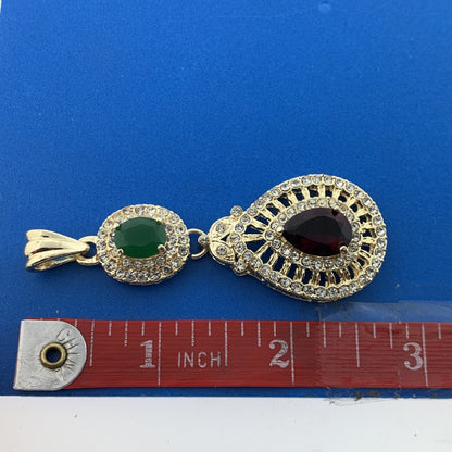 Designer FY Gold Tone Red Green Glass Crystal Rhinestone Pendant Earrings Set