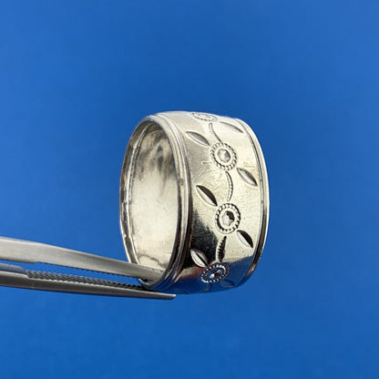 Mid Century UNCAS 925 Sterling Silver Floral Engraved Wide Cigar Band Ring