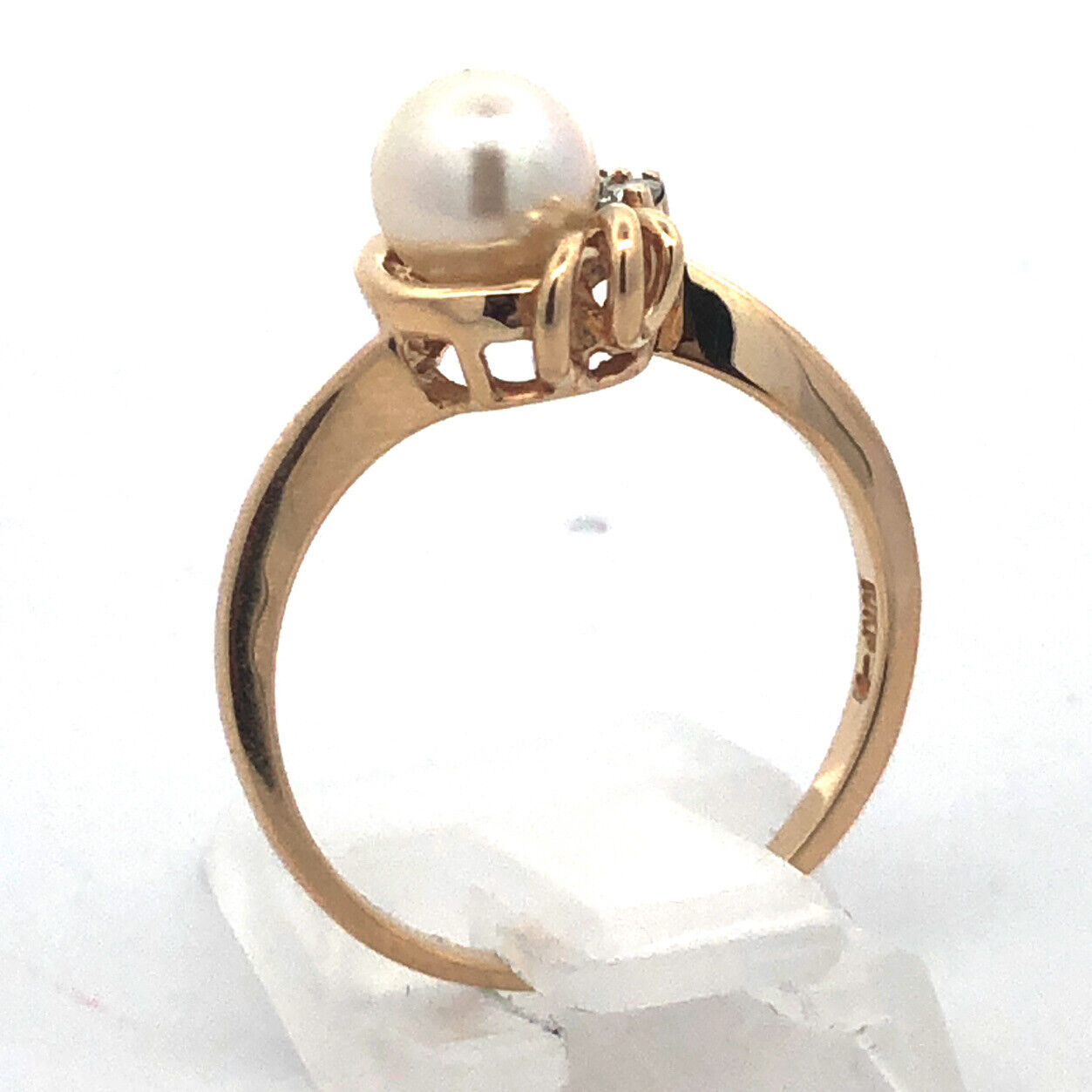 Designer JUB 10K Yellow Gold Round Pearl Round Diamond Accented Cocktail Ring