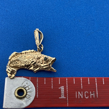Vintage 10K Yellow Gold Emerald Textured Bass Koi Salmon Open Mouth Fish Pendant