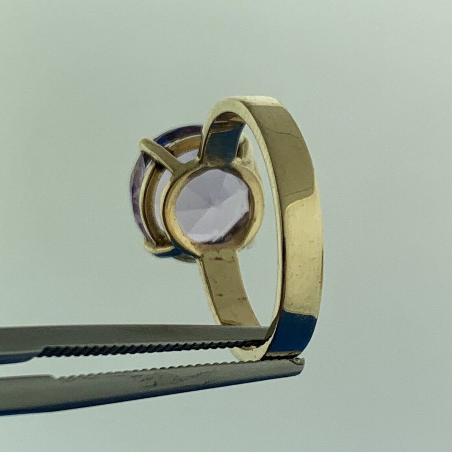 Gorgeous 14k Yellow Gold Round Cut Purple Amethyst Solitaire Ring Size 4.75