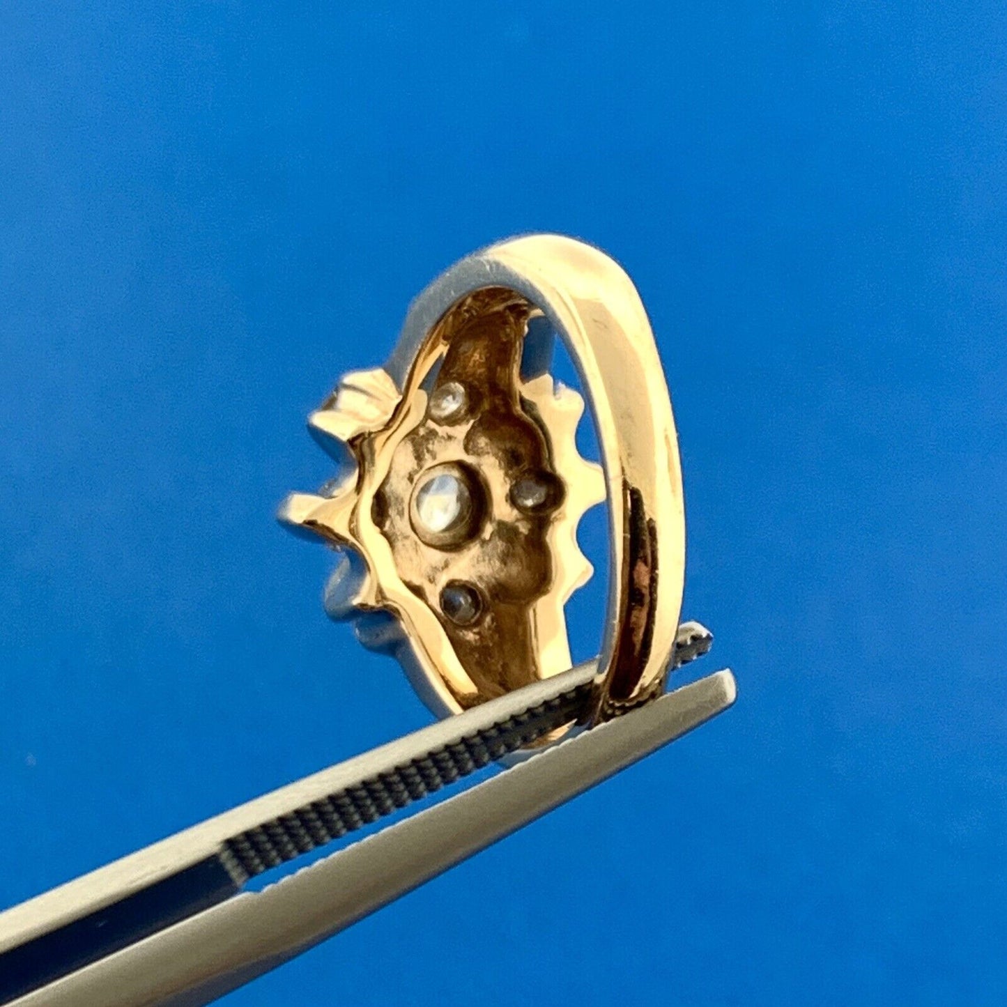 Gorgeous 14k Yellow Gold Round Cut Diamond Multi-Level X Cluster Ring Size 5.5