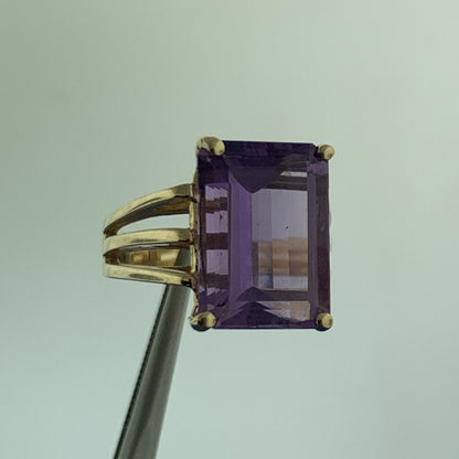 Designer CID 10k Yellow Gold Emerald Cut Purple Amethyst Regal Ring Size 6.75