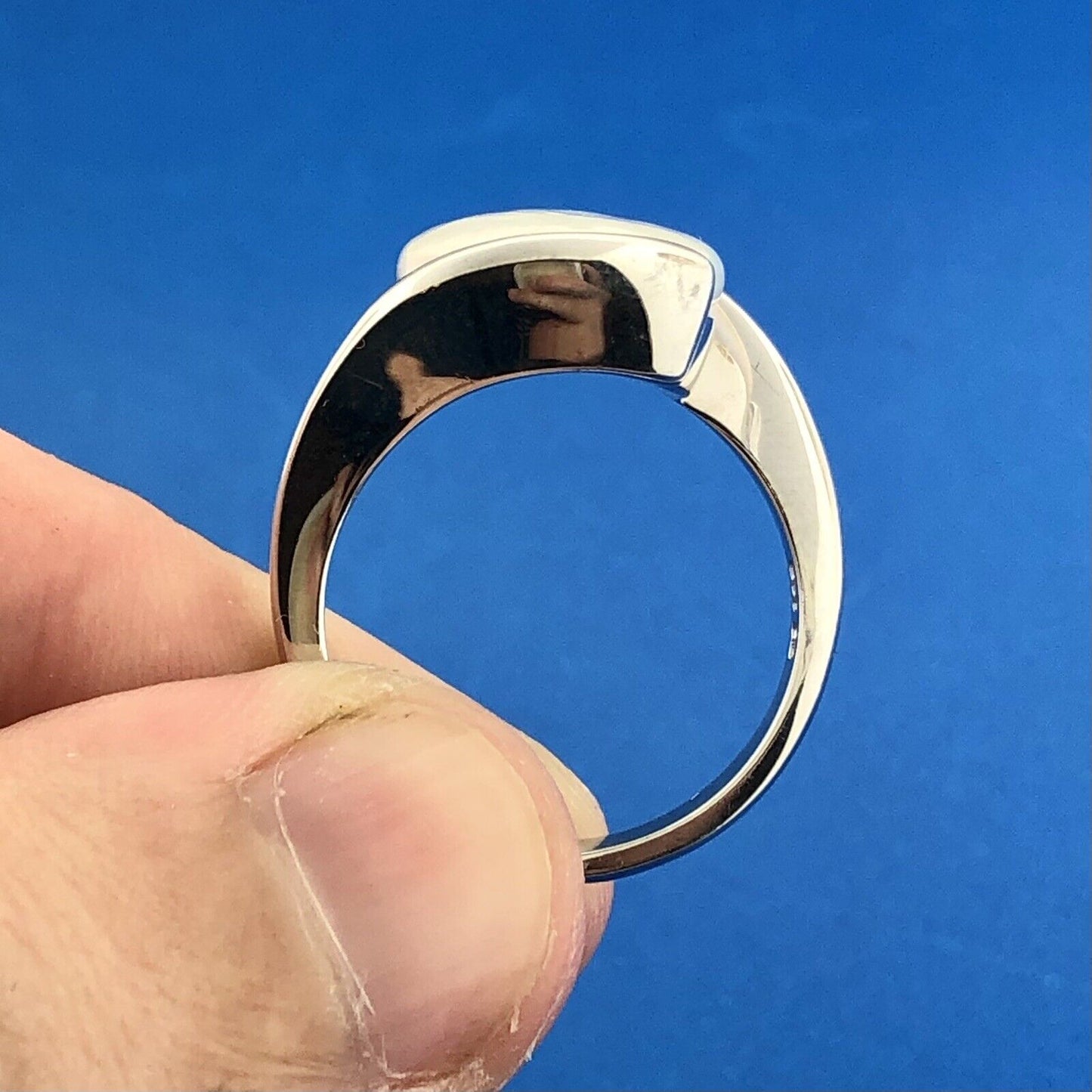 Designer 925 Sterling Silver White Abalone Cabochon Modernist Bypass Ring