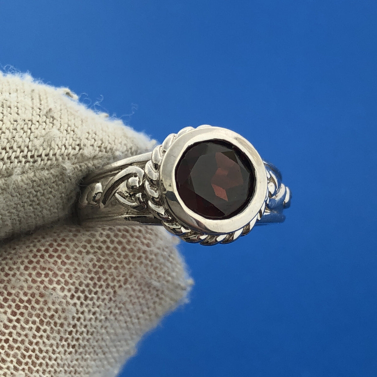 Designer Sterling Silver 925 Garnet Bead Scroll Work January Cocktail Ring