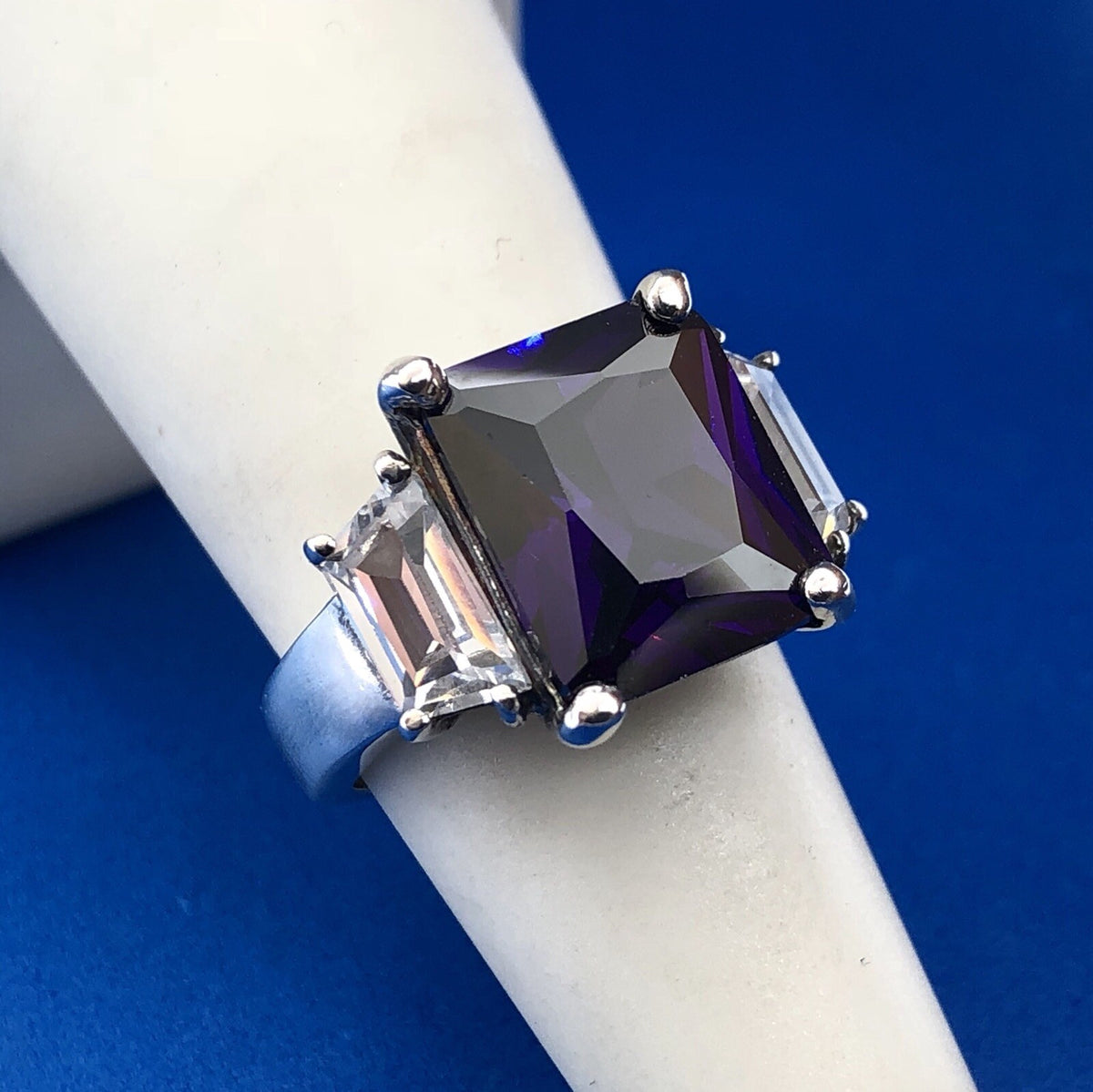 Dramatic Sterling Silver 925 Purple White CZ Statement Fashion Cocktail Ring