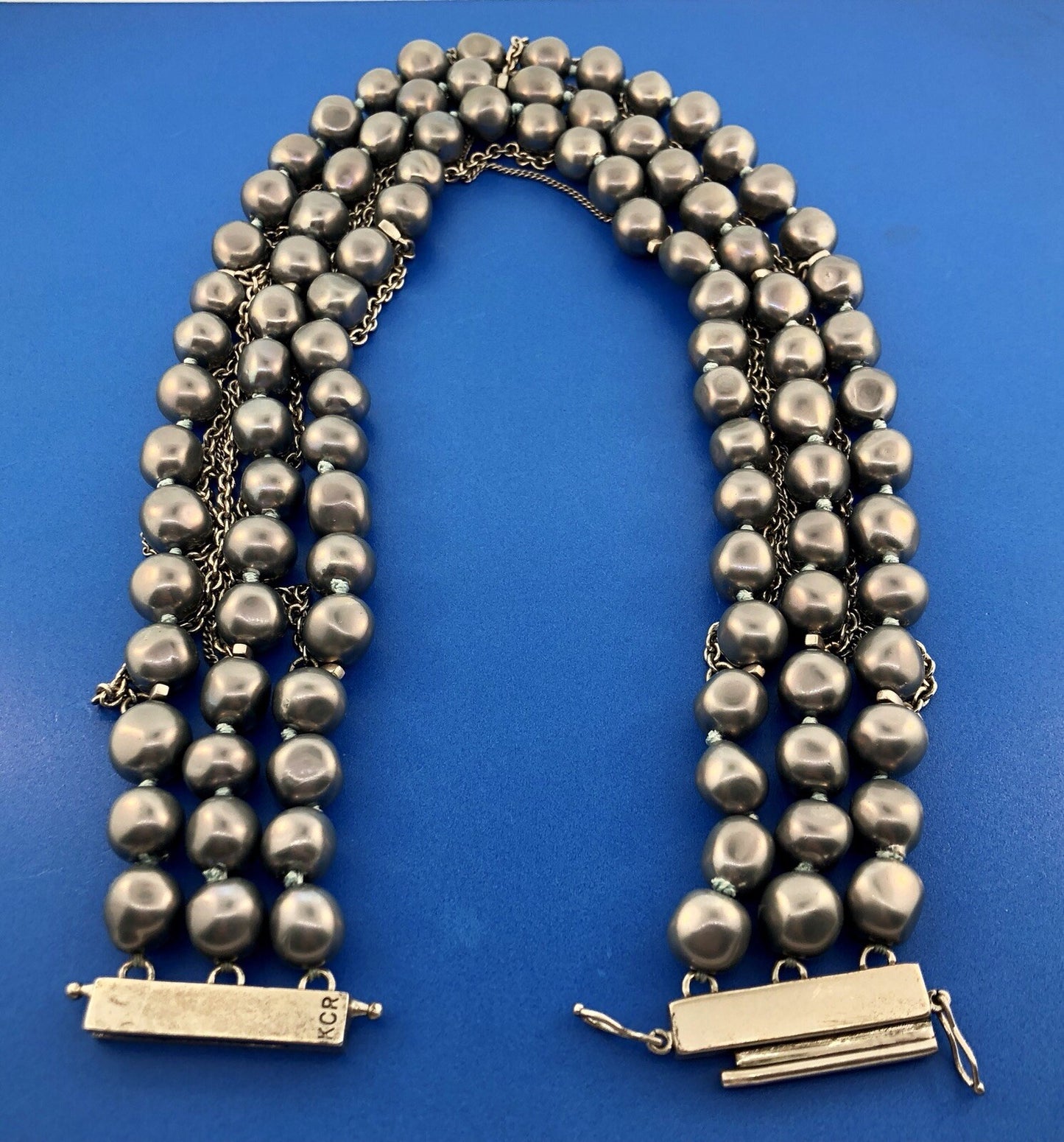 Kenneth Cole Reaction KCR Silver Tone Grey Pearl Metal Statement Choker Necklace