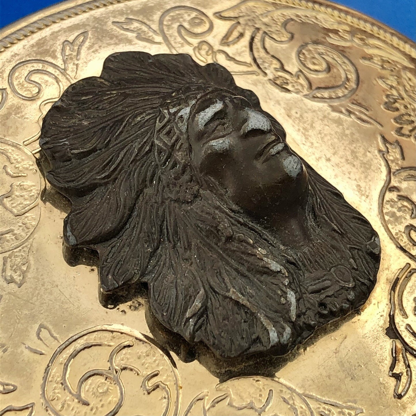 Vintage Brass Bronze Two Tone Scroll 3 Dimensional Indian Head Oval Belt Buckle