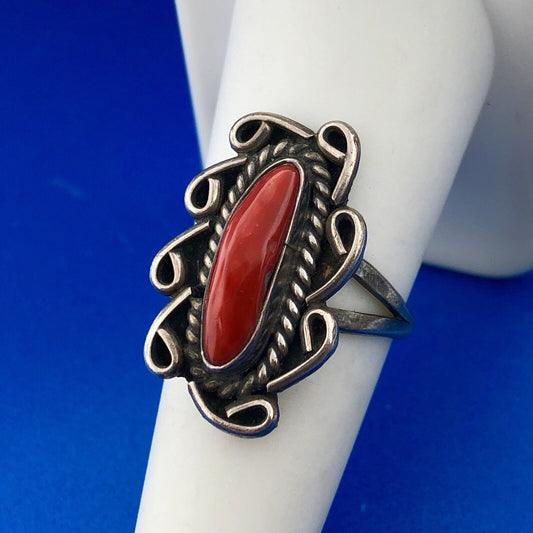 Vintage Native American Artisan 925 Sterling Silver Red Coral Oval Finger Ring