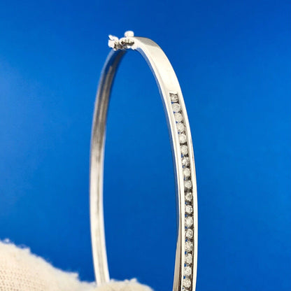 Stunning 14k White Gold Round Cut Channel Diamond Bangle Bracelet