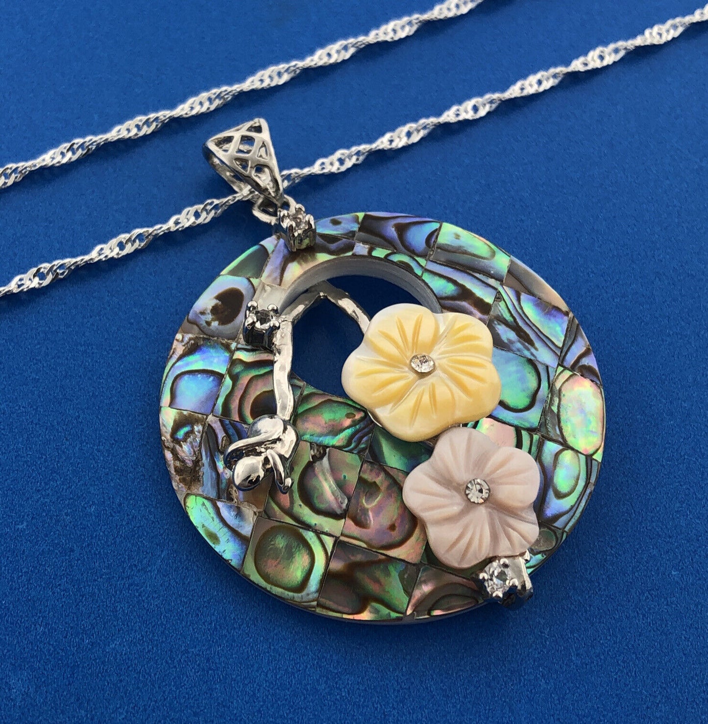 Lee Sands 925 Sterling Silver CZ Abalone Inlaid MOP Flower Pendant Necklace