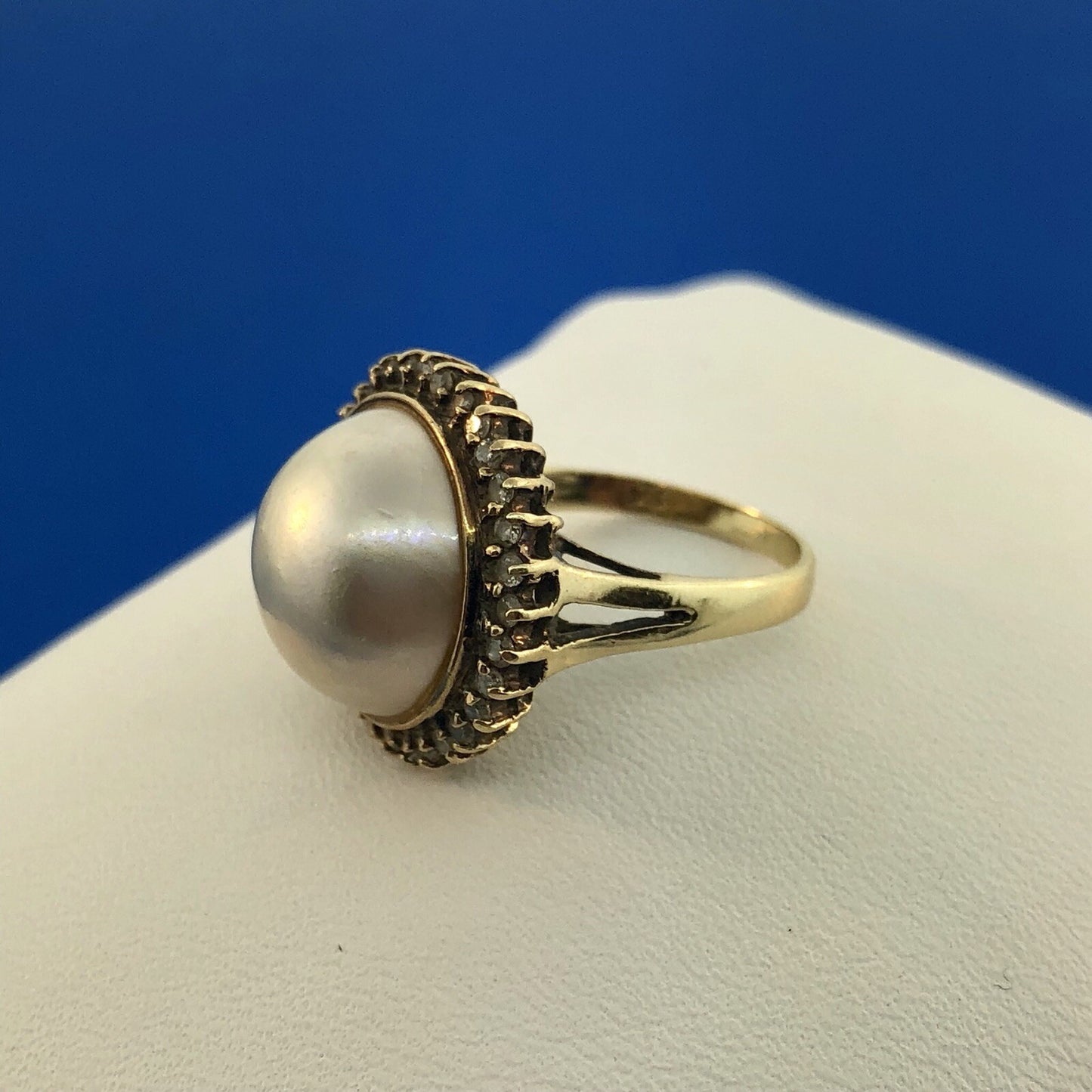 Vintage 14K Yellow Gold Mabe Pearl Diamond Halo Cocktail Dinner Ring